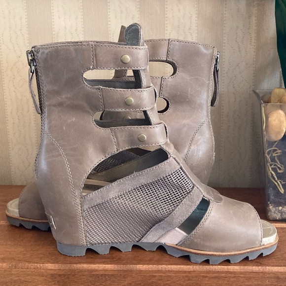 Sorel Taupe “Joanie” Gladiator Sandal - Picture 6 of 11